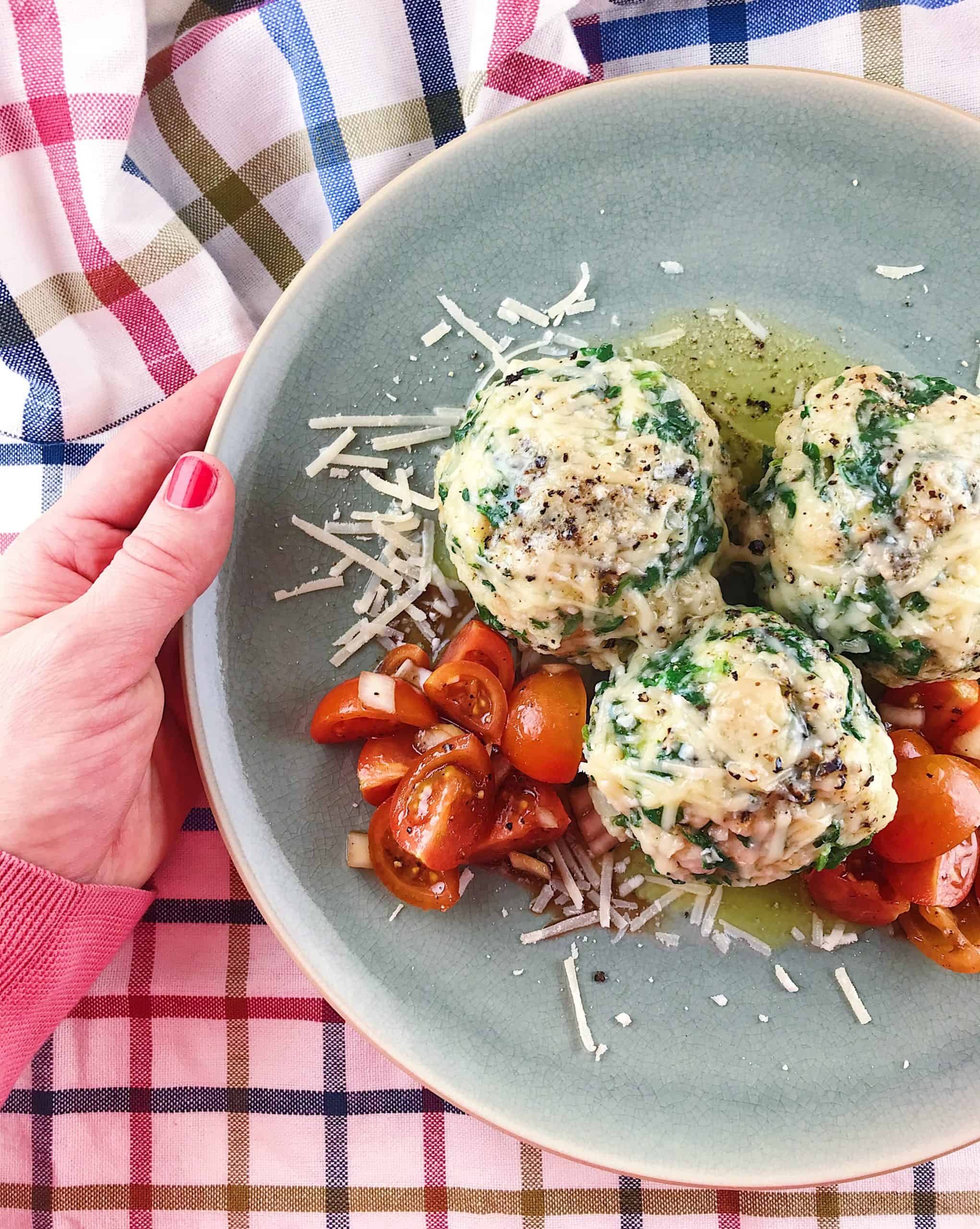 Südtiroler Spinatknödel mit Parmesan-Butter | Chris&amp;#39; Kochtüte ...