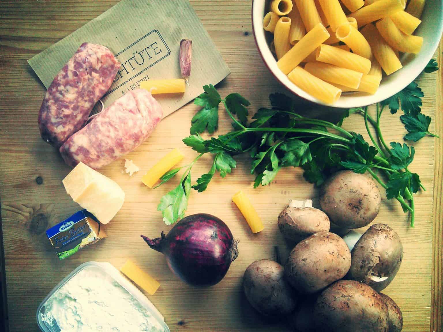 Salsiccia-Pasta in Champignonrahmsoße und frischer Petersilie | Chris ...