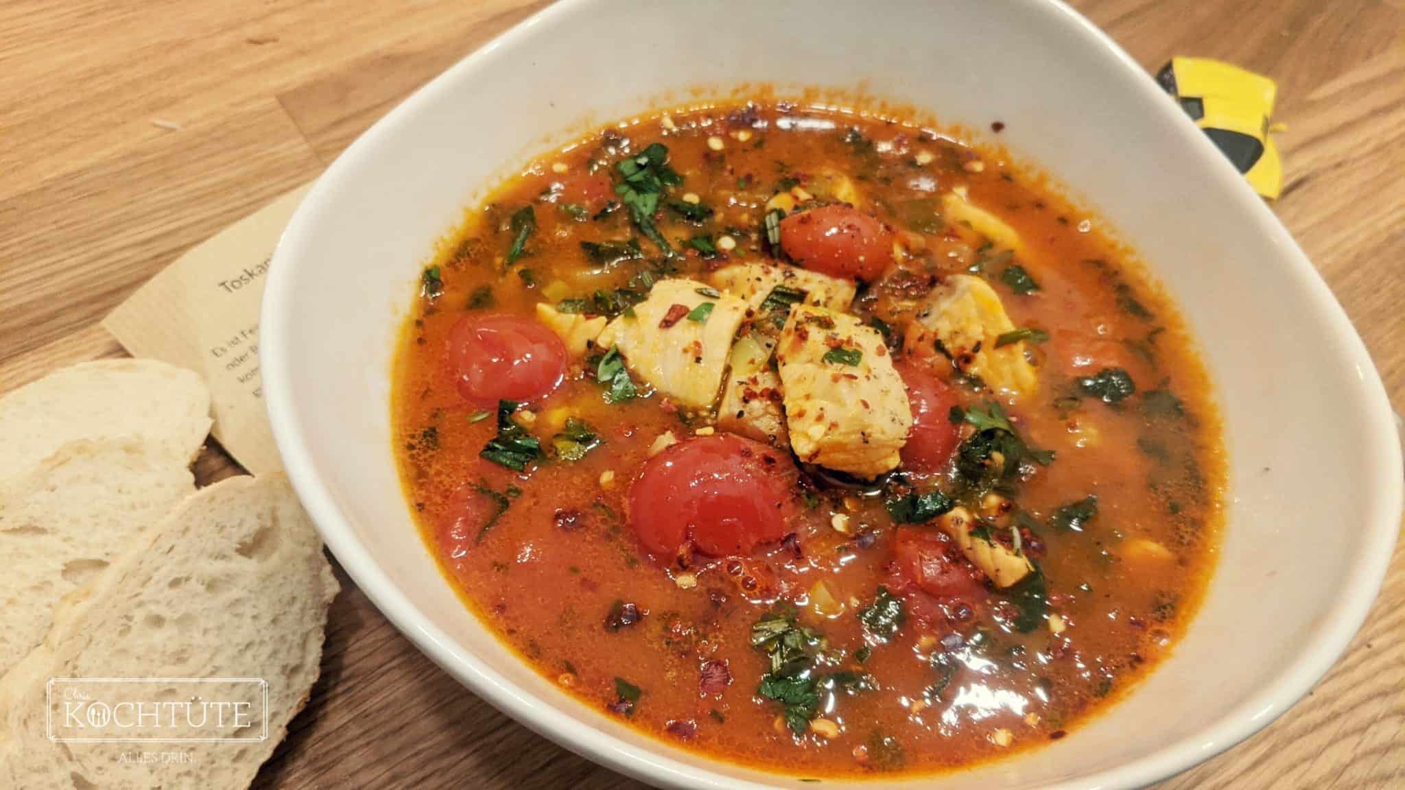 Toskanische Fischsuppe mit Lachs, Tomaten und frischem Oregano | Chris ...