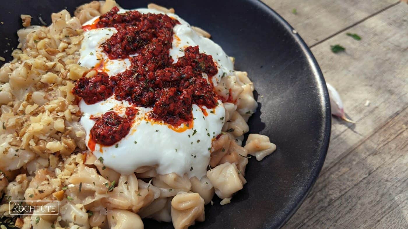 Tugays Türkische &amp;quot;Manti&amp;quot; mit Knoblauch-Joghurt und Paprikabutter ...