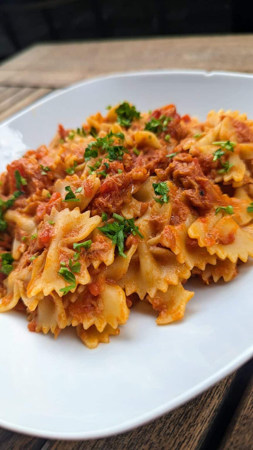 Pasta mit Thunfisch in Tomatensoße | Chris&amp;#39; Kochtüte - Feierabend voraus.