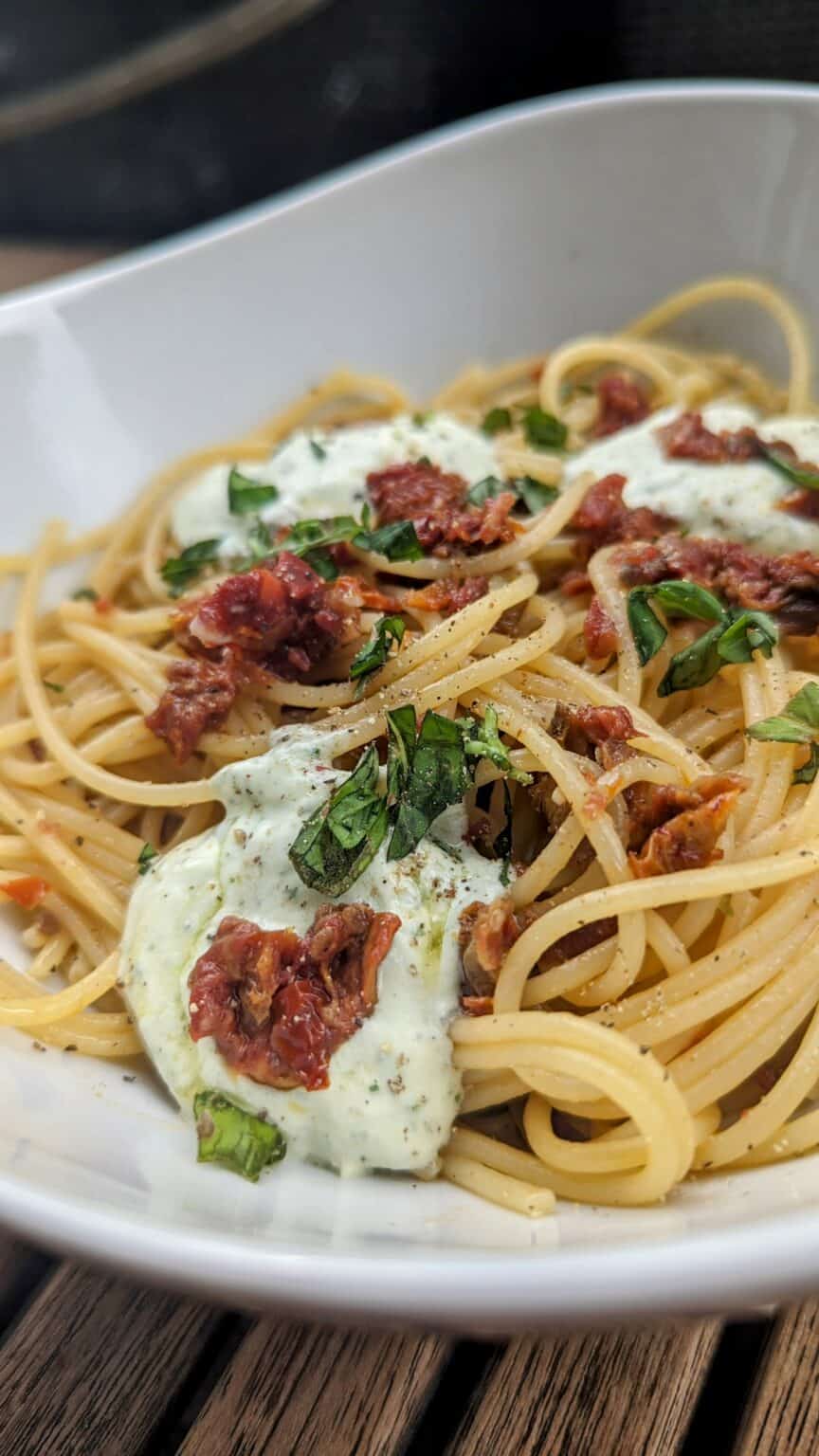 Spaghetti mit sonnengetrockneten Tomaten und Burrata | Chris&amp;#39; Kochtüte ...